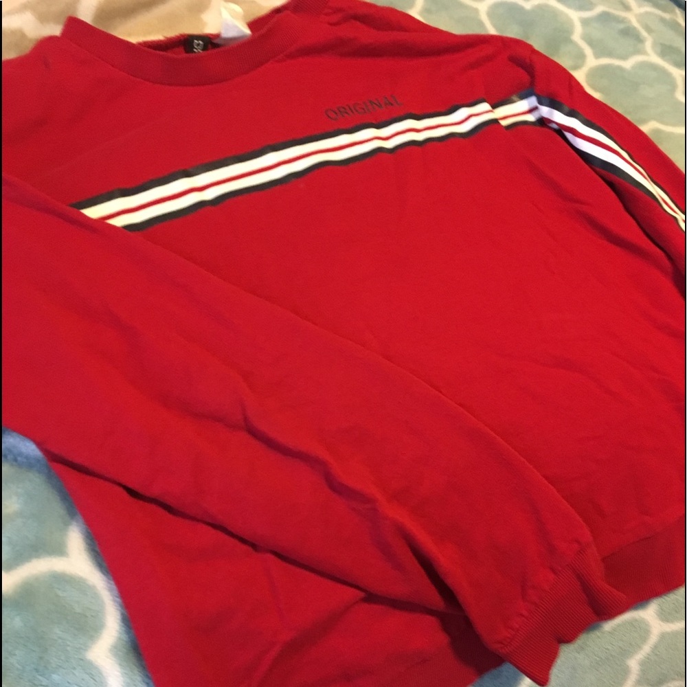 Red crew neck long sleeve shirt